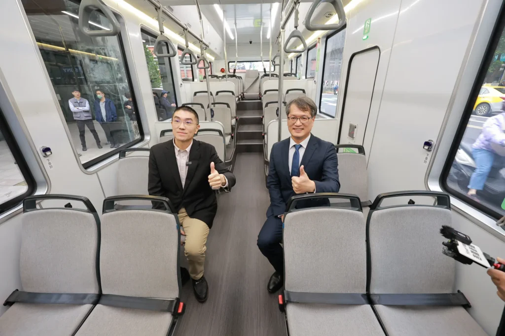 鴻華-model-t-前進基隆　啟動綠色交通新篇章