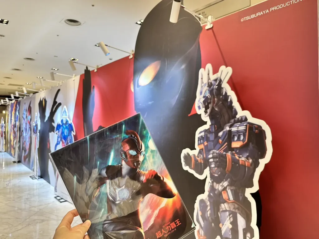 「即日起-3/1《超人力霸王》卡牌遊戲限定快閃店」　結合市府「高雄冬日遊樂園」城市英雄ip商機　搶攻寒假親子商機