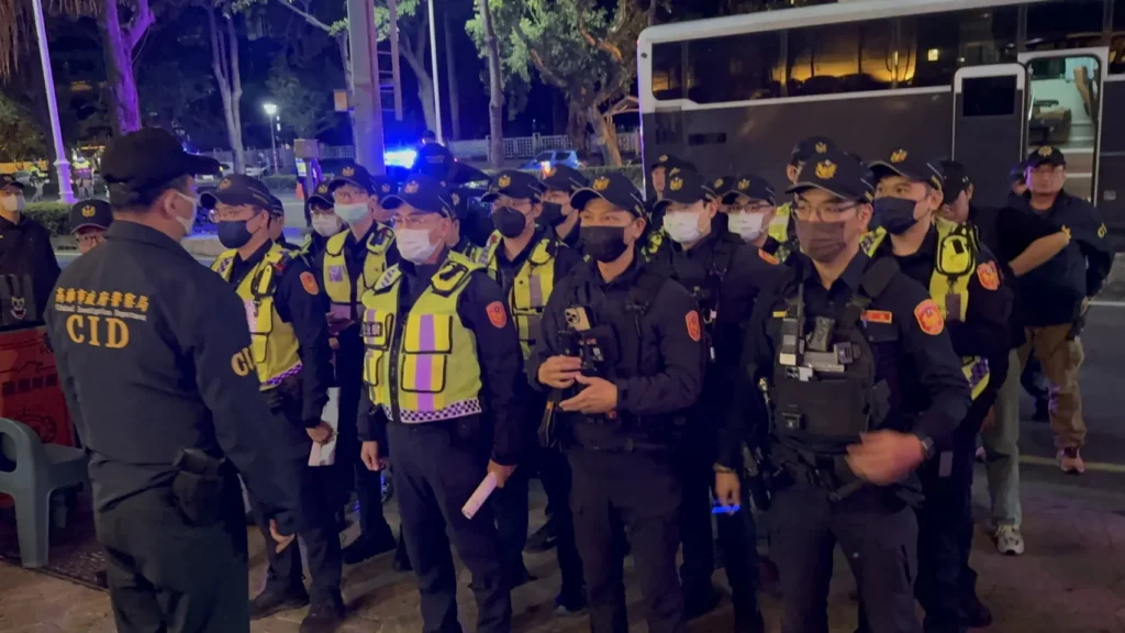 115年加強重要節日安全維護工作首夜　高市動員520名警力擴檢及路檢