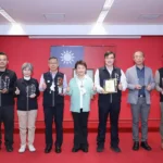 台中人本建設奪雙料「優等」！　榮獲中央無障礙評鑑8大獎-建設局市政會議獻獎共享榮耀