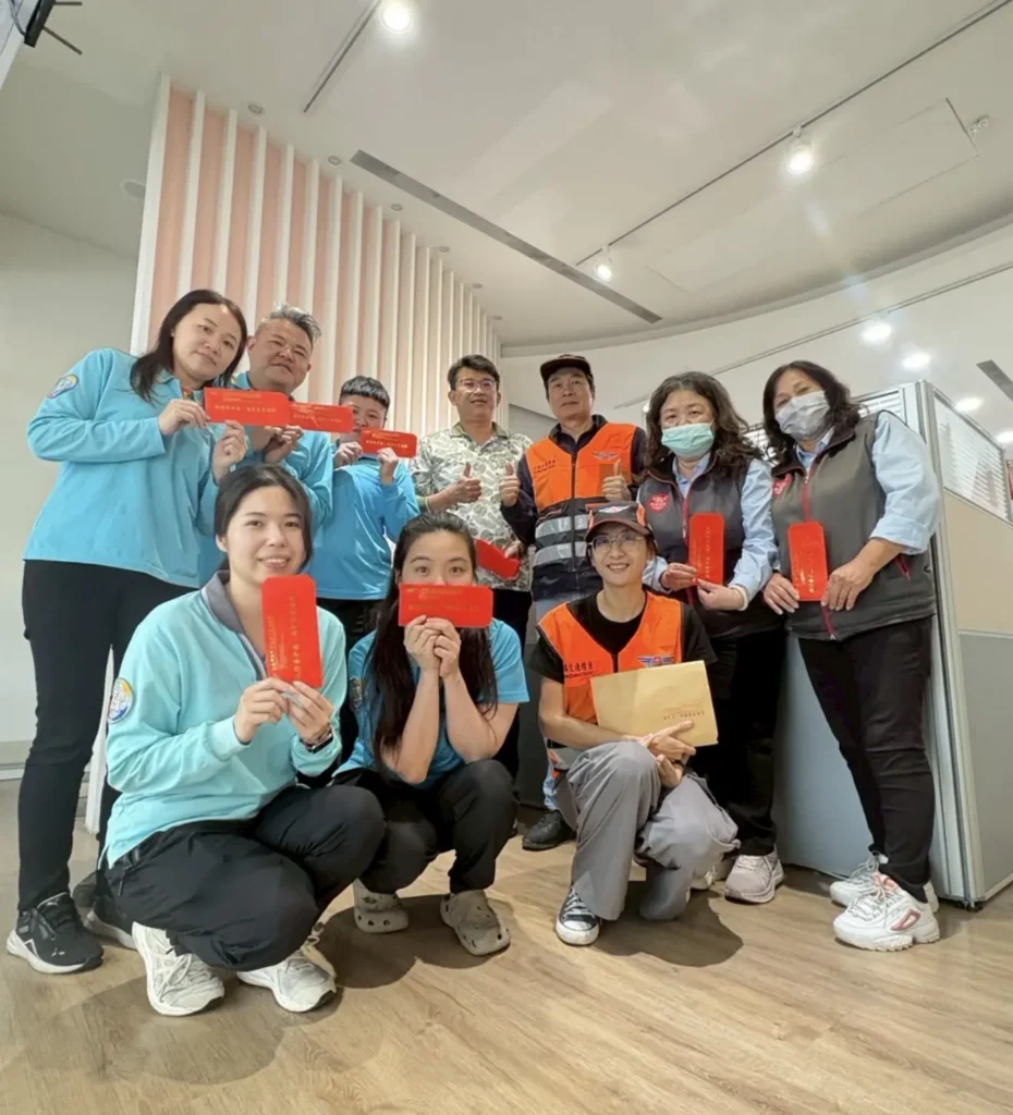 駕駛辛苦了　高雄市區監理所督導客運場站　發送年前小紅包