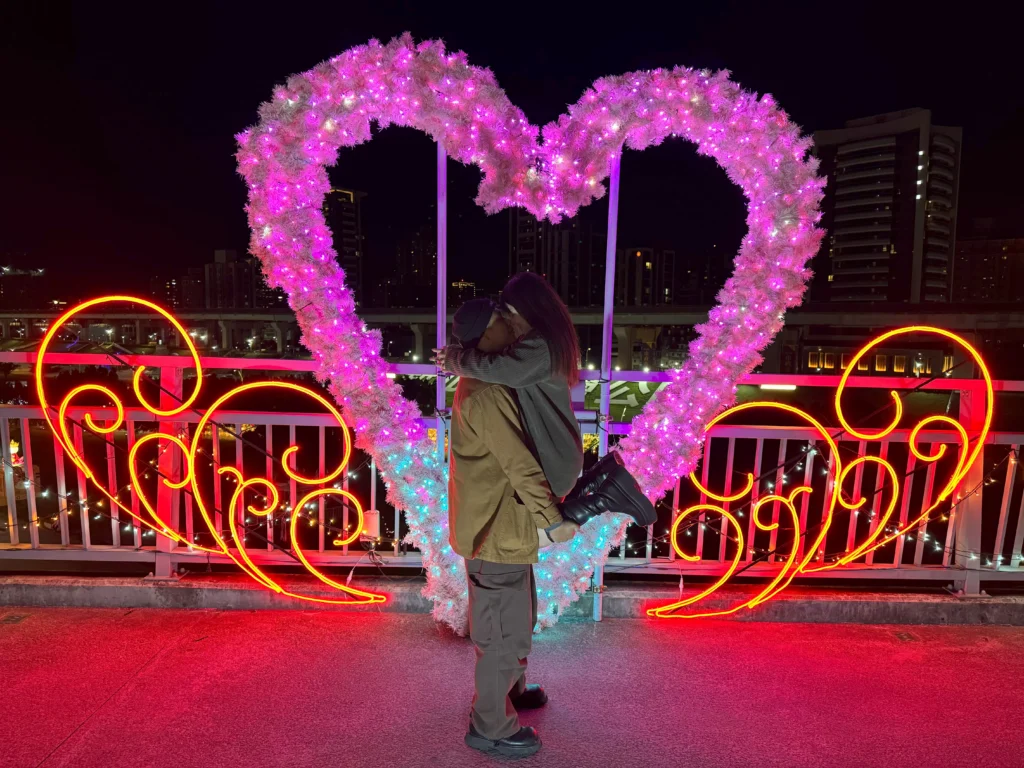 三重辰光橋「星戀光影」2/14夢幻點燈　情人節秒進童話世界