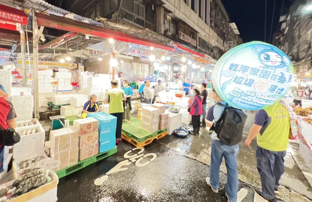 崁仔頂漁市新鮮海產滿豐富　年節採買首選