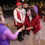 邱佩琳走訪基隆廟宇拜年　發送「horse發生」紅包與市民同歡