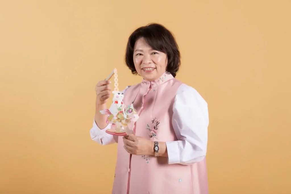 大師操刀！嘉義市馬年小提燈「馬上熊賀」亮相　2/24起文化公園限量發放