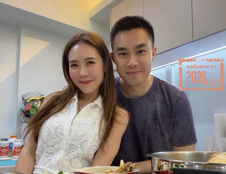 吳申梅春節前夕飛回香港與夫婿團聚-吃港式盆菜年味滿滿