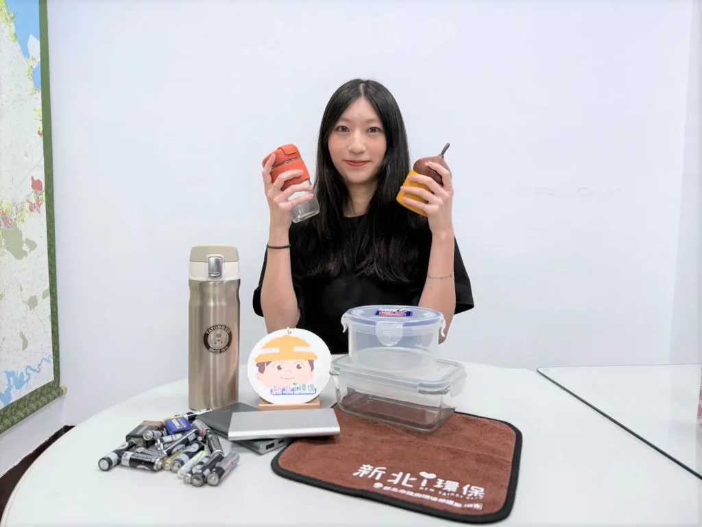 賞燈祈福環保拿好禮　-新北環保局推自備餐具、回收廢電池