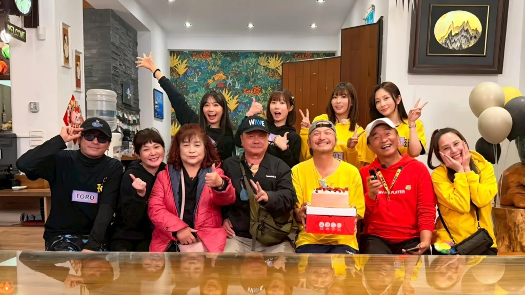 kid-生日玩太狂福利滿滿-啦啦隊-圍繞壽星跳「慶生舞」