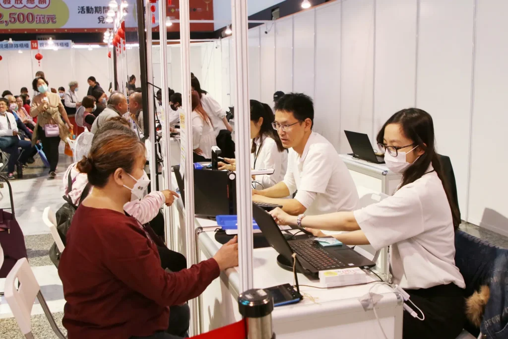 把錢變大！嘉義市夜市券兌換首日排爆　黃敏惠：快來吃美食抽百萬