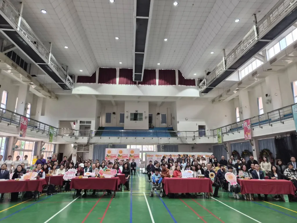 中市頒發向陽教育獎助學金-　17名逆境向上學生獲獎