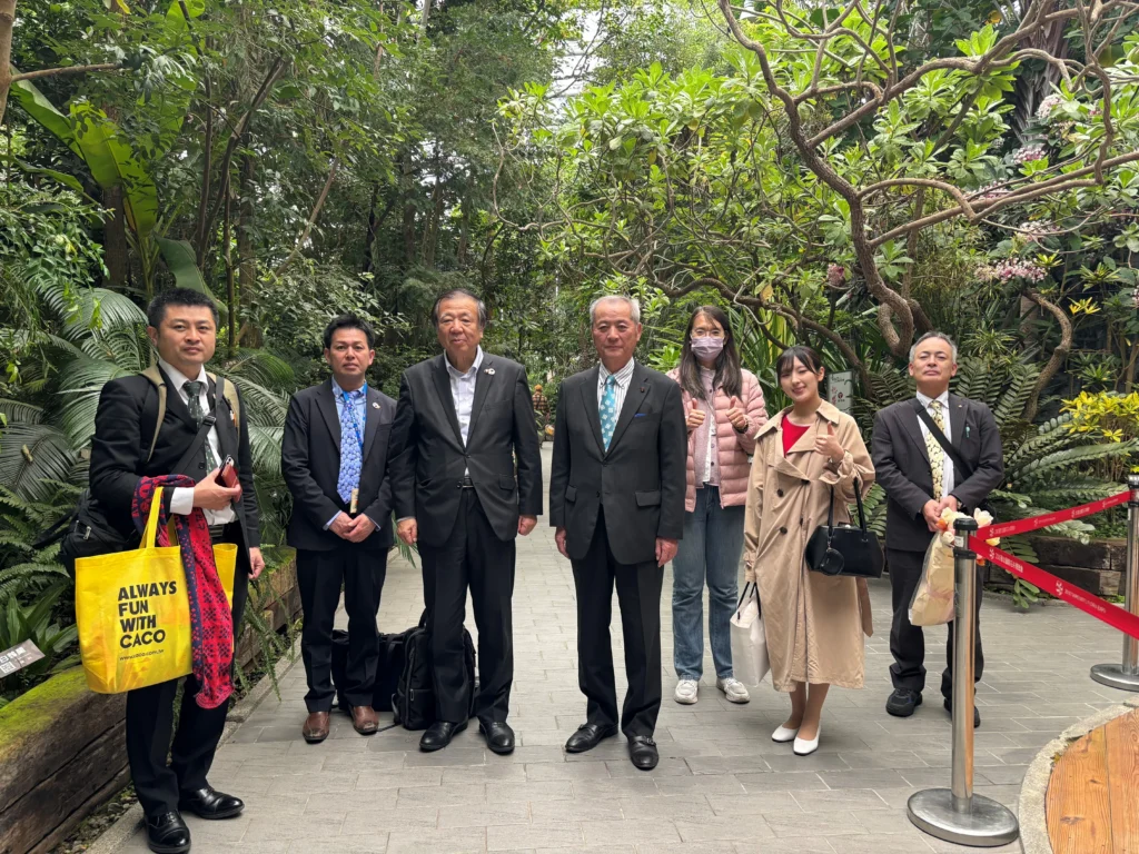 深化城市園藝交流　日本礪波市長率團參訪臺北玫瑰園