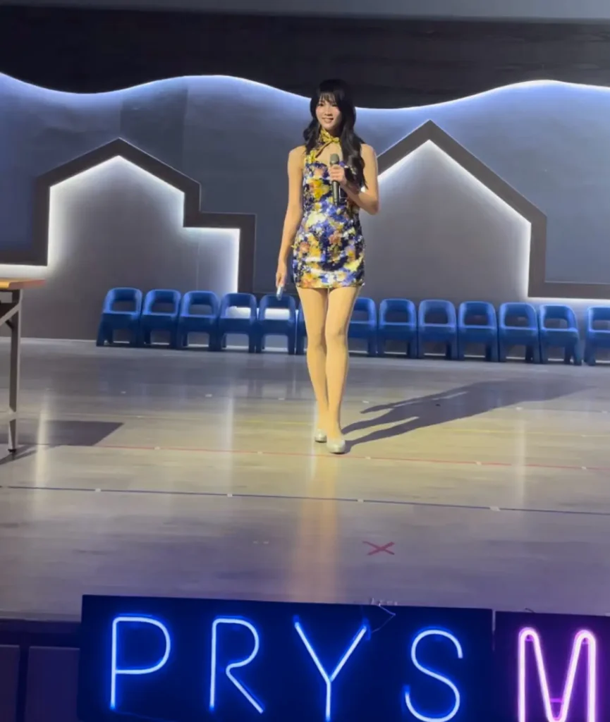 臺師大研究生陳姿羽氣質主持古風春酒　旗袍派對氣氛嗨翻全場