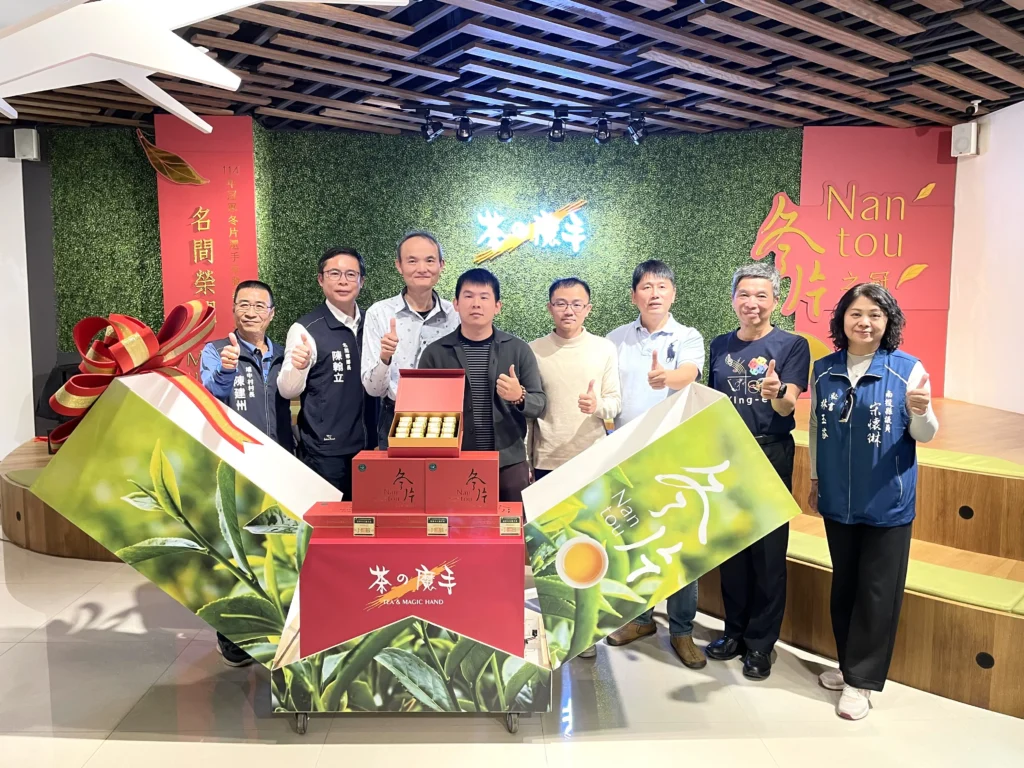 名間之光-·-冬片之冠　茶之魔手【114年冠軍冬片選手茶禮盒】-封藏上市　1500盒珍稀開賣!!