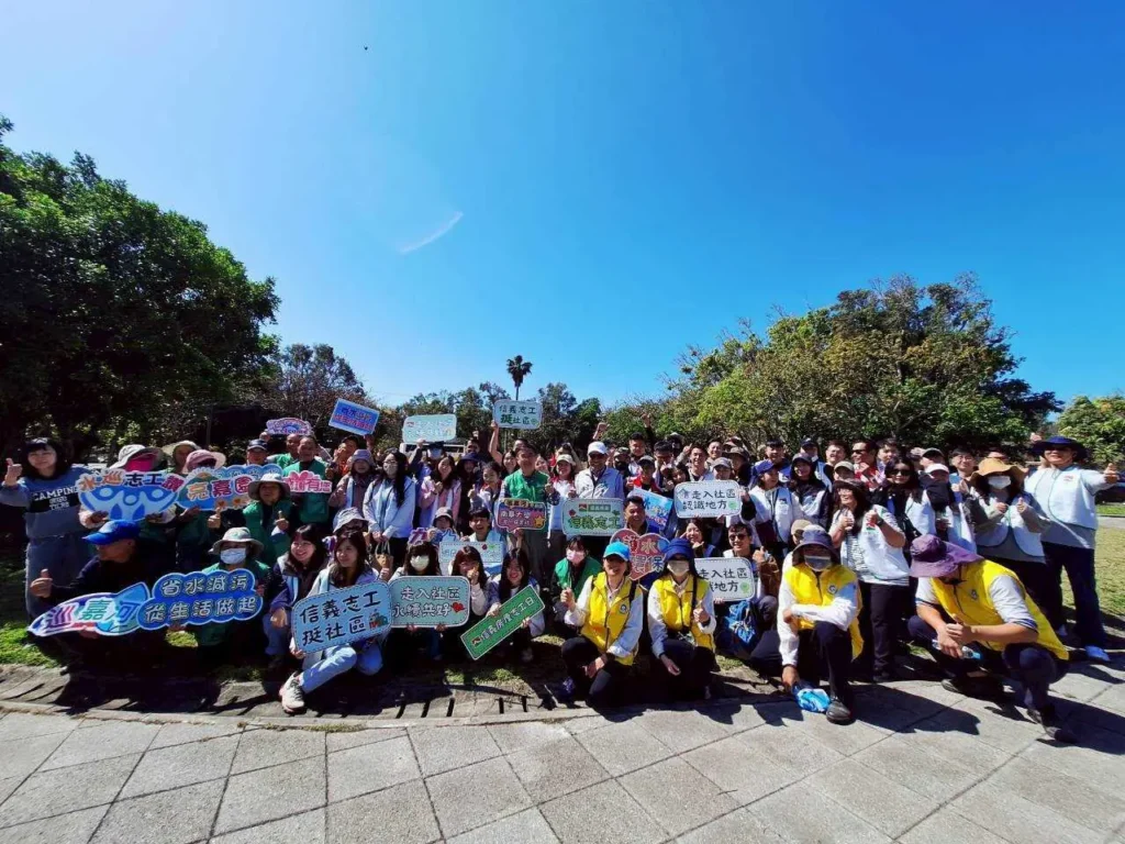 青銀淨堤撿塑大行動 產官學攜手守護北港溪水環境
