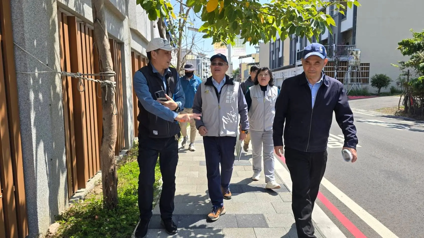 內政部現勘嘉義市人行環境　肯定「馬路好行」7年有成