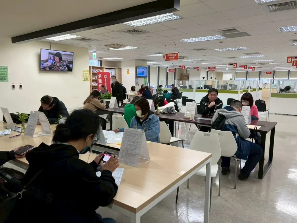 北市18家企業聯合徵才3/17開跑 餐飲業祭出高薪加隱性福利搶人