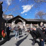 跨海致敬革命先賢！　盧市長訪問紐約中華公所-向國父銅像鞠躬獻花