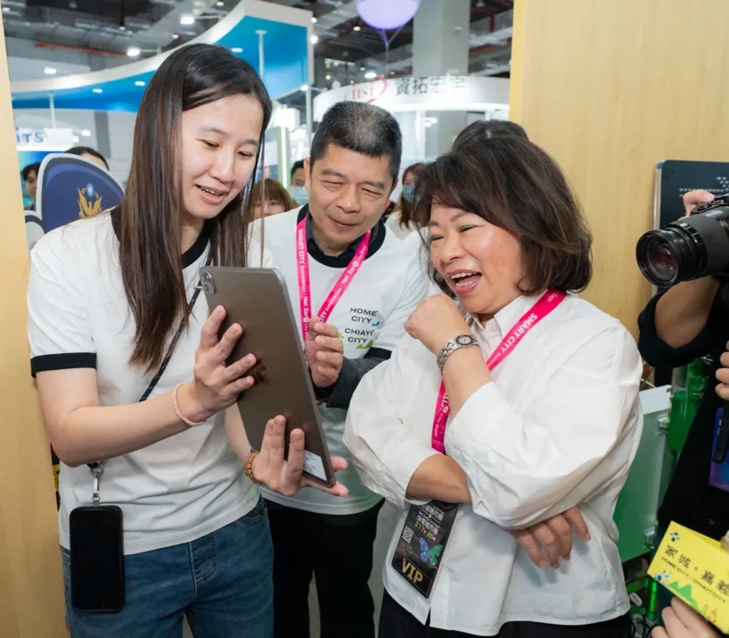 黃敏惠南港展覽館「抓詐騙」！-體驗ar實境遊戲破解話術陷阱