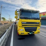 高雄曳引車與機車碰撞　騎士魂斷大車輪下