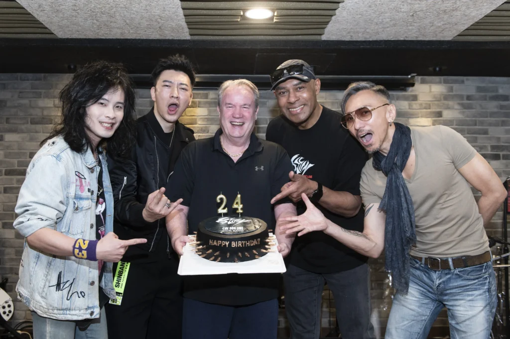 信樂團成軍24年-michael-與-tomi-感觸良多-再燃搖滾火焰