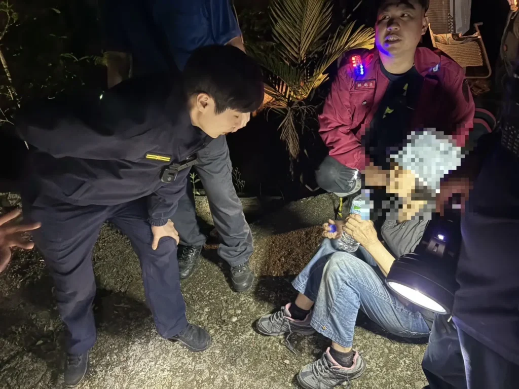 黑夜中一聲聲呼救　中興警消合力找回登山迷途老婦