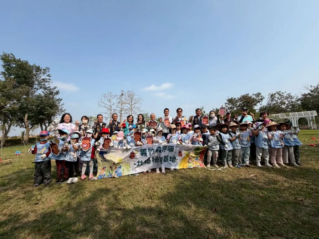義竹鄉村里清潔大作戰 齊聚公園共植綠意
