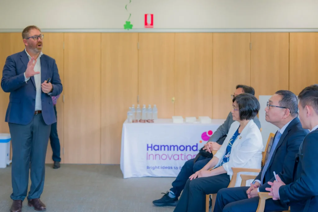 侯友宜參訪澳洲雪梨知名長照機構 汲取創新失智照護經驗