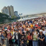 新北泰國潑水節　健康路跑碧潭登場　7千民眾齊聚同樂-　