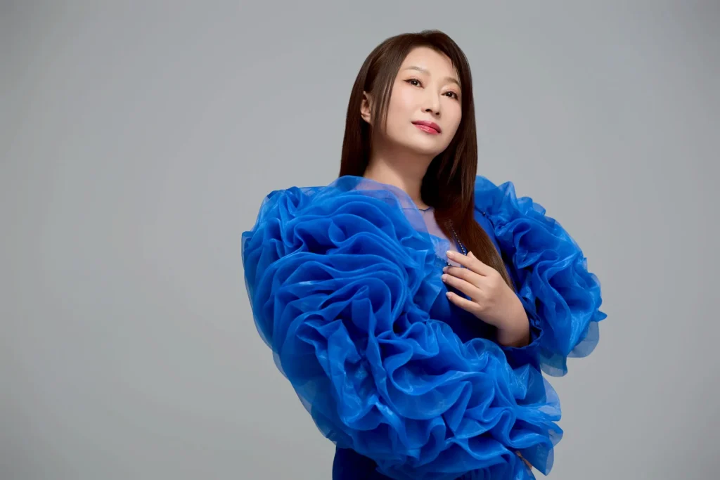 苦情歌后王瑞霞出道36年首登藍寶石！預告經典齊發喊話歌迷「隨便點」寵粉！