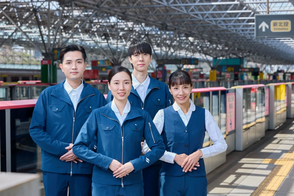 北捷30週年換新裝！第六代制服機能時尚亮相　歷代服裝同步展出