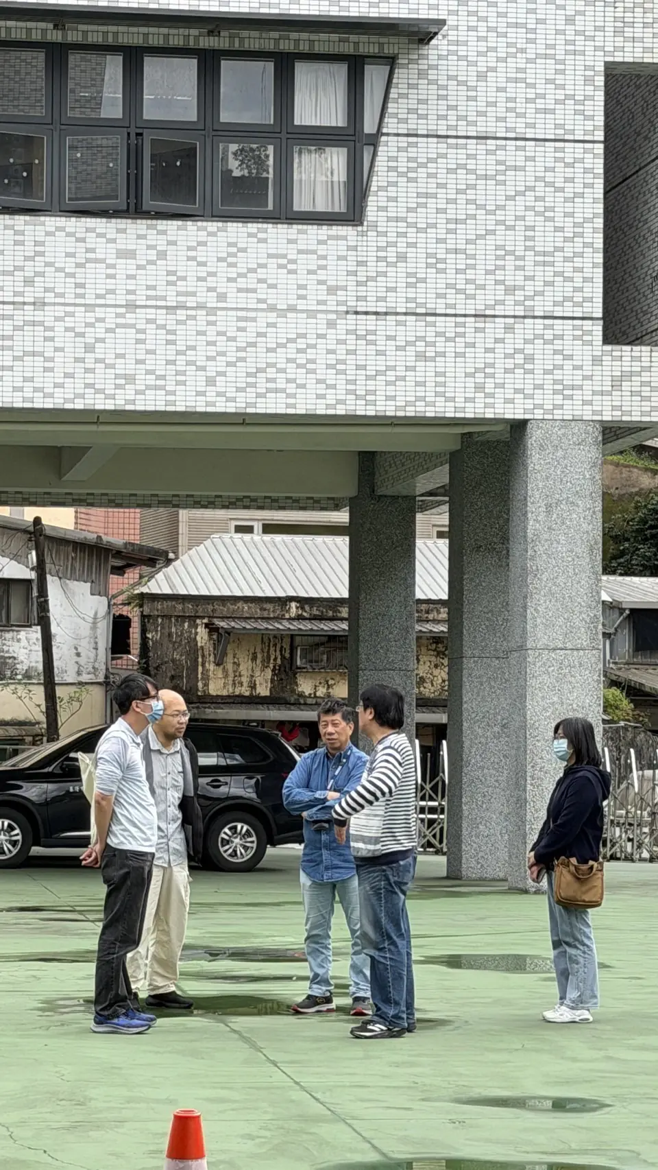 家長校園滑倒受傷 基隆教育處探視並協助理賠與改善工程 家長校園滑倒受傷 基隆教育處探視並協助理賠與改善工程
