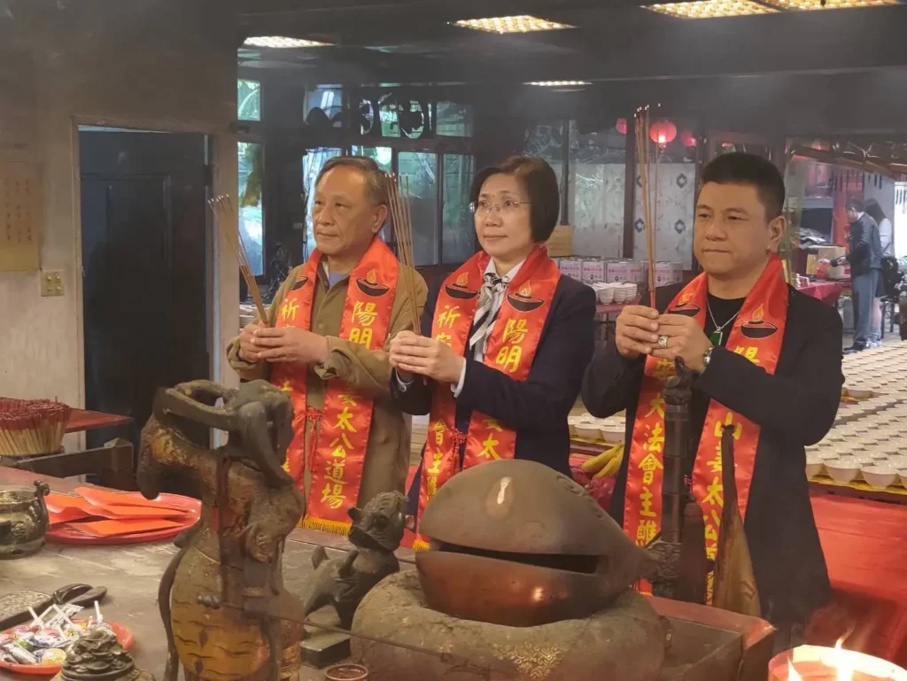 政壇瘋點「七星燈」？徐欣瑩初選過關　陽明山祈福祕辛曝光