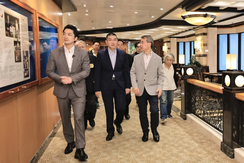 日本和平船第122航次停靠基隆港　謝國樑、蔣萬安登船共談城市治理與和平願景