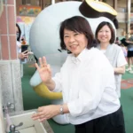 防堵腸病毒入侵校園　饗賓集團、耐斯企業捐洗手乳　黃敏惠示範正確洗手