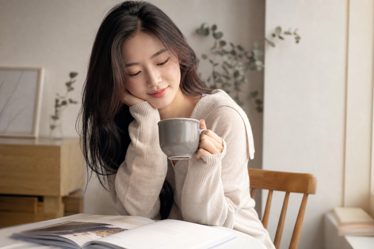 2026最夯女團光透妝懶人包！跟著韓星學5個底妝秘訣，素顏感肌膚一鍵複製