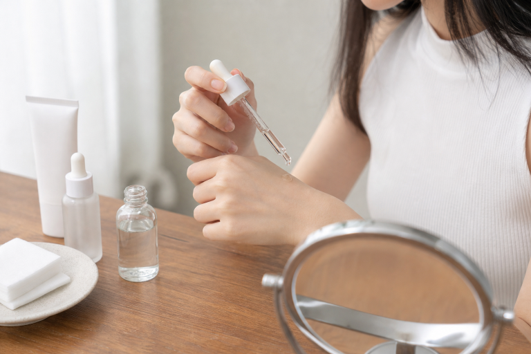 皮膚科醫師怎麼看韓國微針精華？成分解析告訴你哪些人不適合亂擦