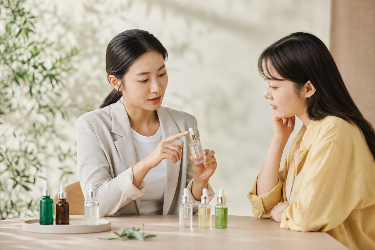 毛孔、暗沉還是細紋？韓國精華液「成分對應功效」速查表，買前30秒就能確認選對沒有