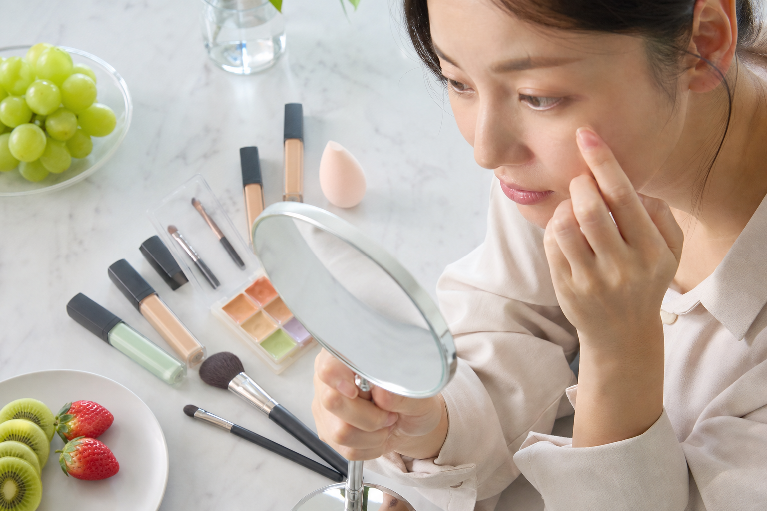 韓妝「遮瑕色號」你選的是你的膚色還是瑕疵色？彩妝師用色輪原理教你選出真正有效的遮瑕色